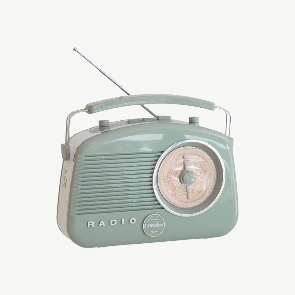 Brighton Retro Style Portable Radio - Image 3