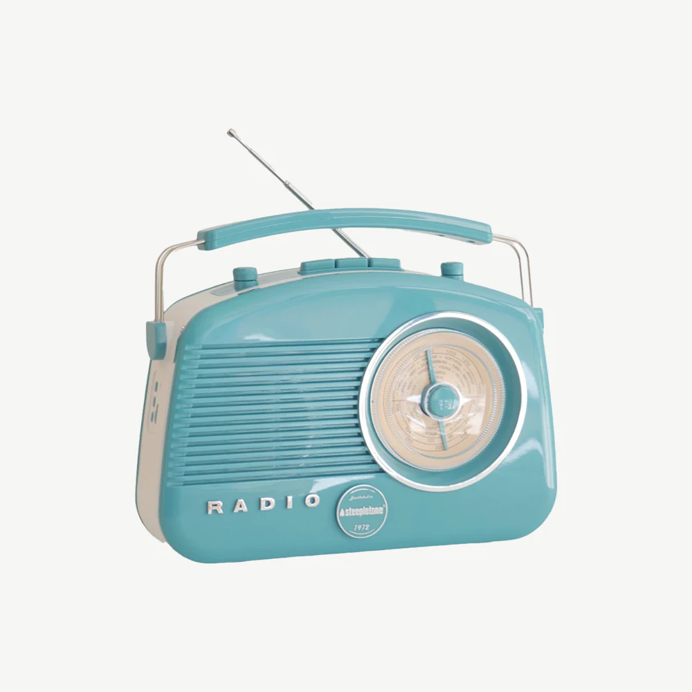 Brighton Retro Style Portable Radio - Image 4