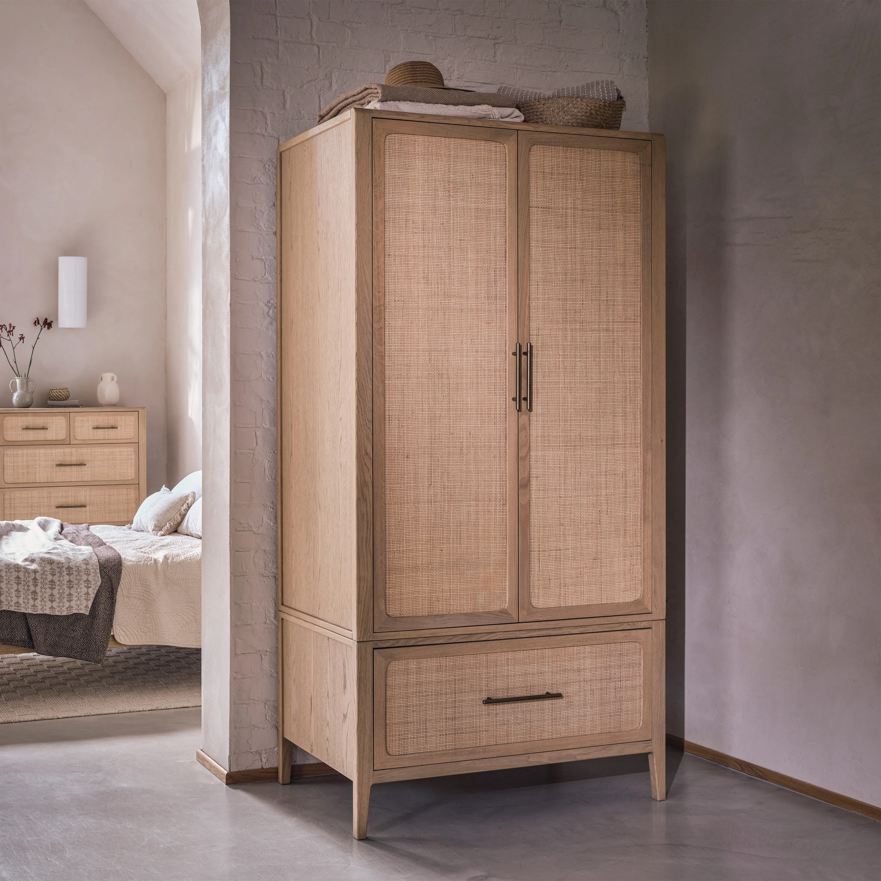 Casera Wardrobe