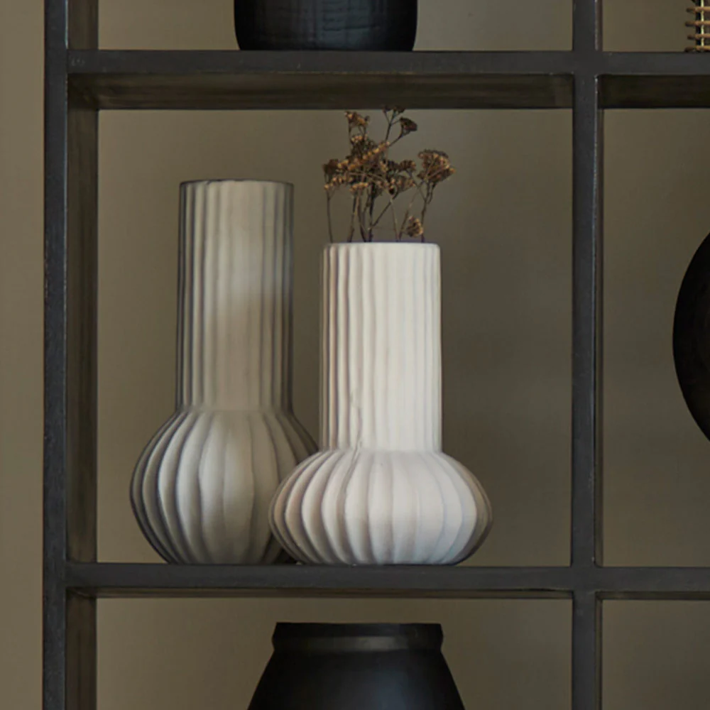 Cream Ribbed Vase - Image 2