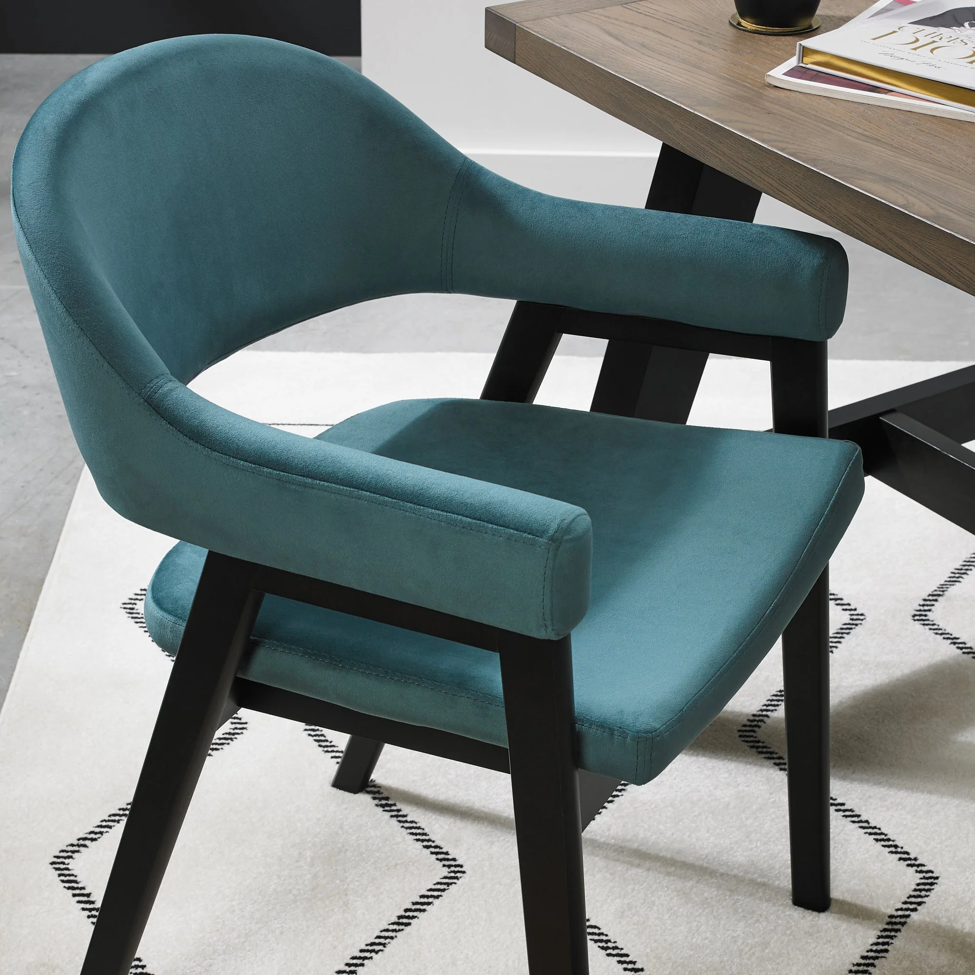 Highgate Peppercorn Armchair - Image 2