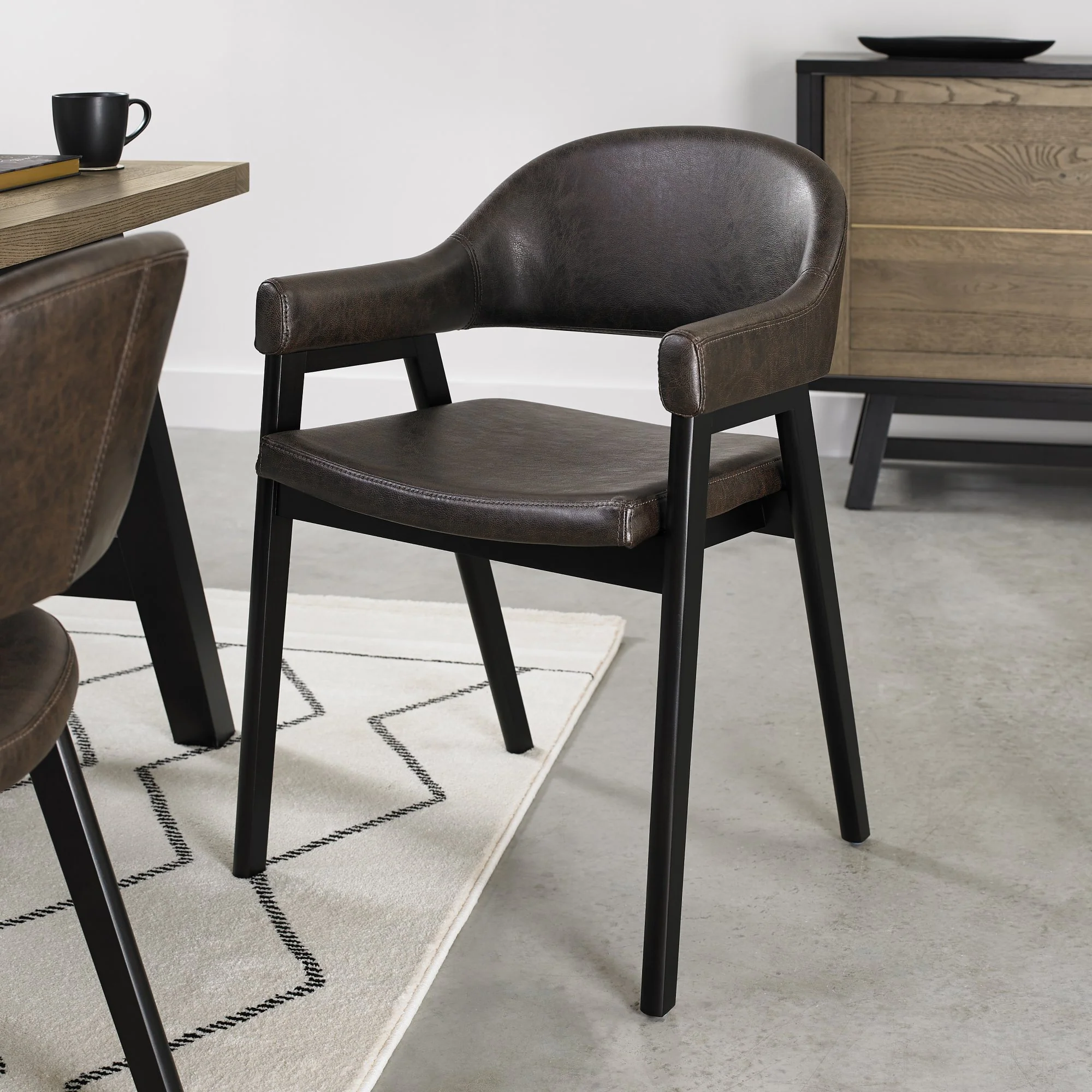 Highgate Peppercorn Armchair - Image 21