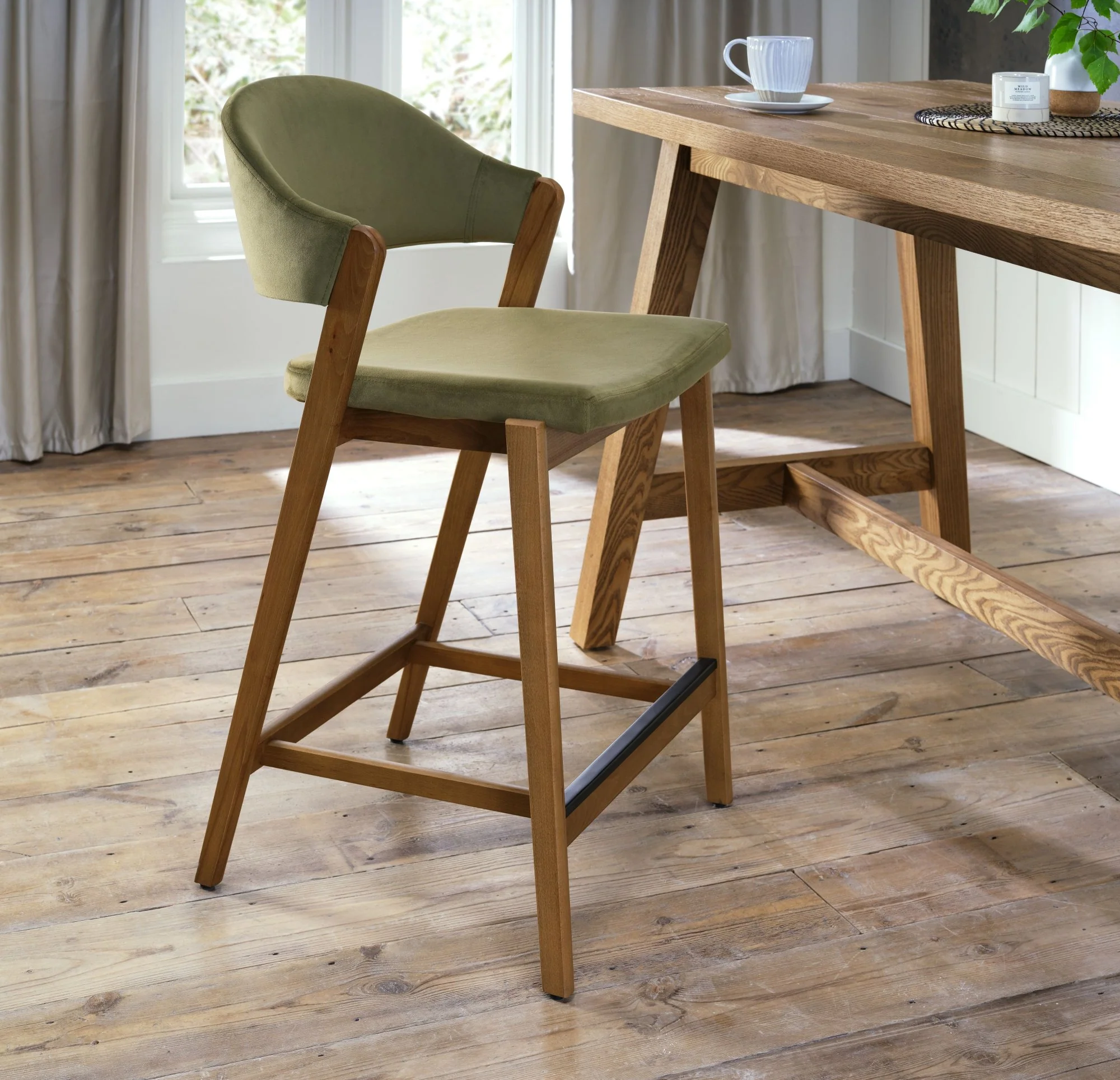 Highgate Rustic Oak Barstool - Image 5