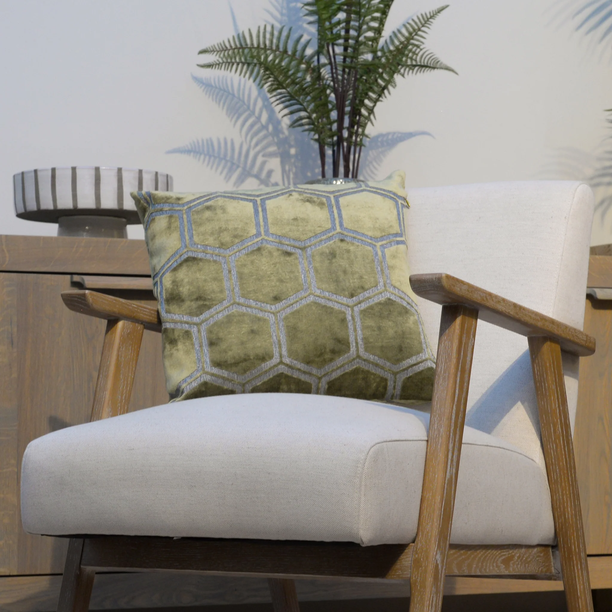 Ivory Hexagon Cushion - Image 4