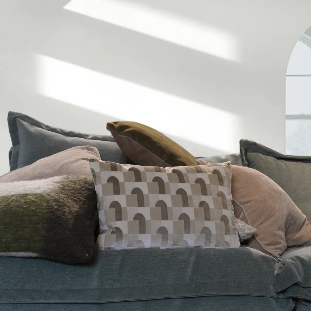 Geometric Cushion Natural
