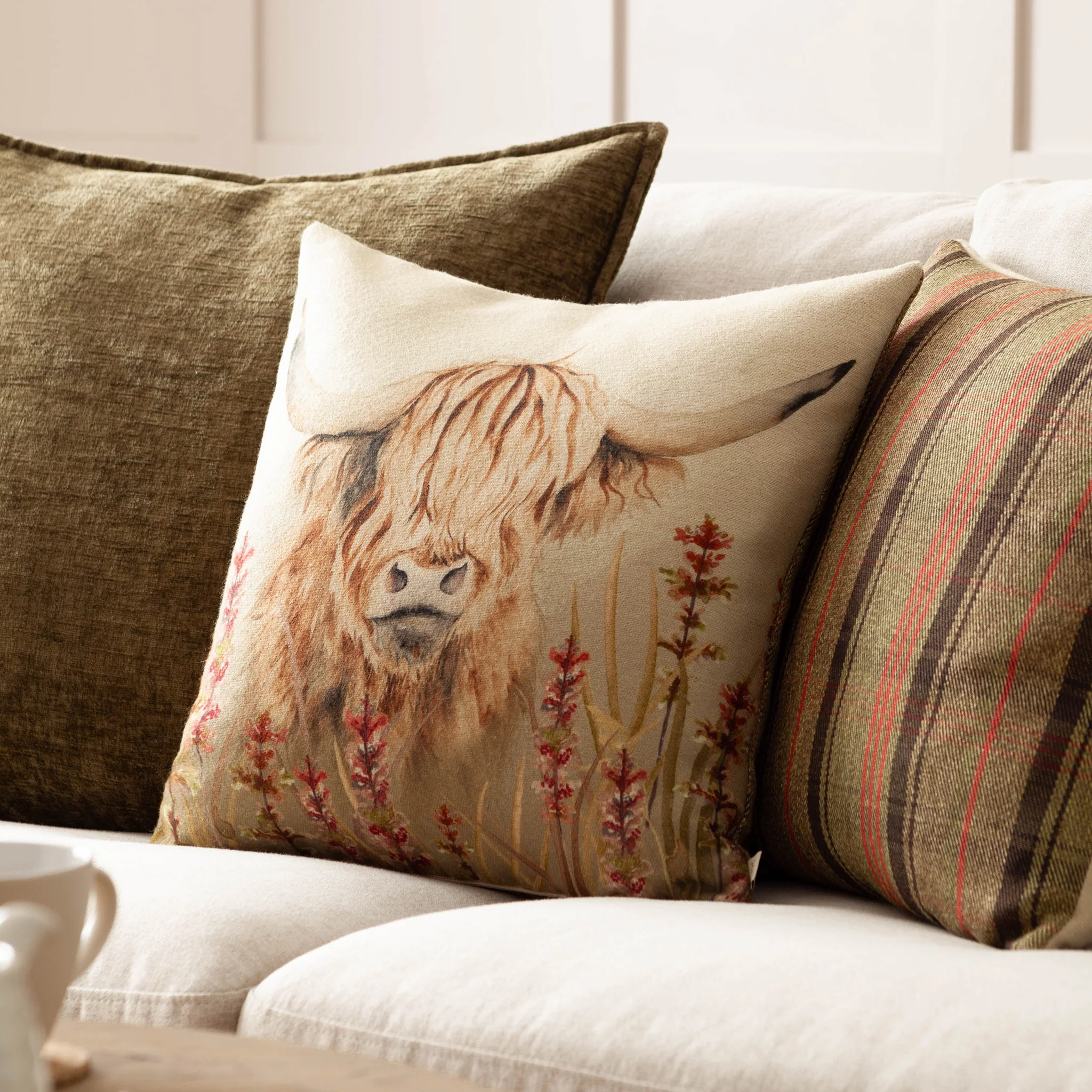 Ontarom Highland Cow Cushion