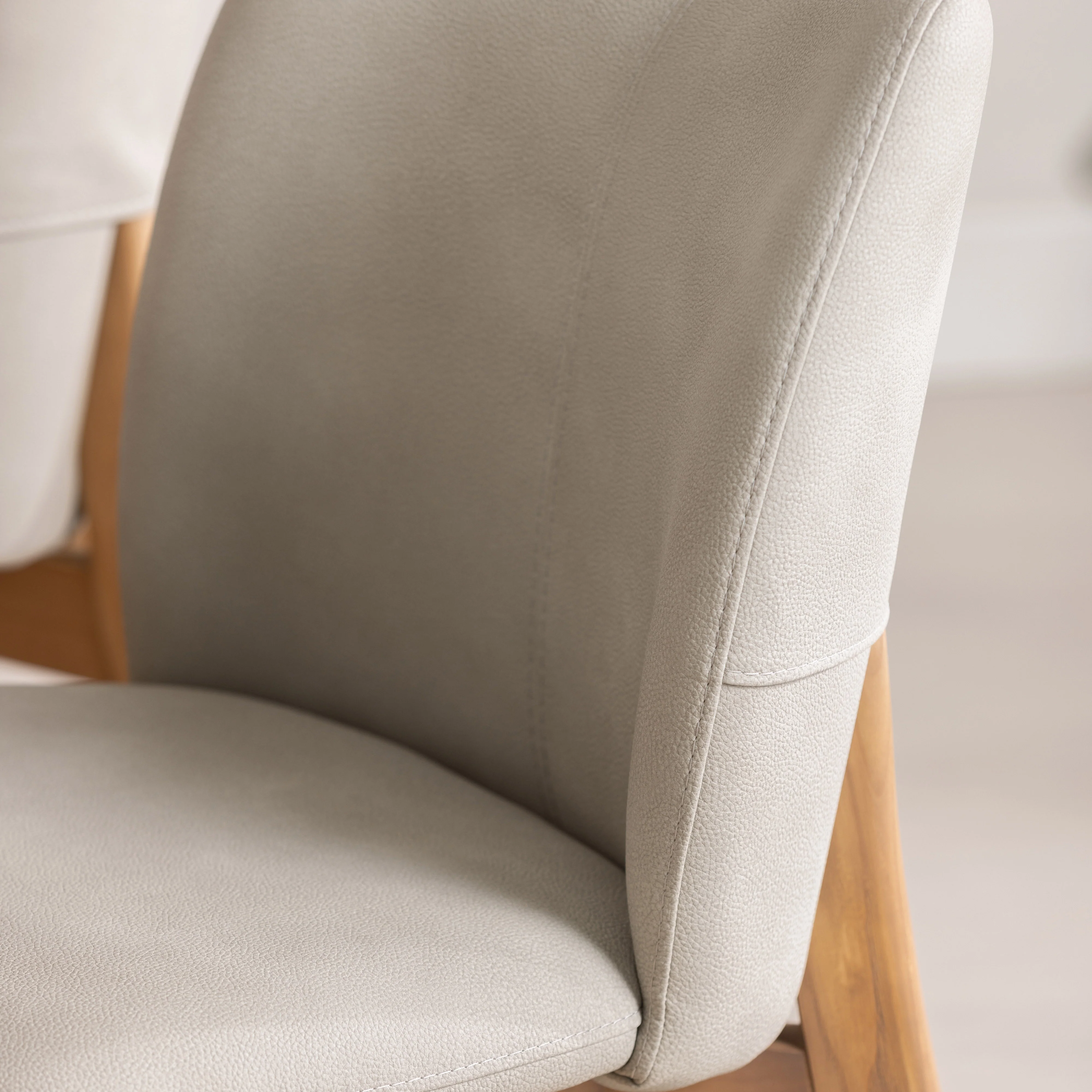 Padstow 160-200cm Extending Dining Table and Spencer Chairs Bundle - Image 5