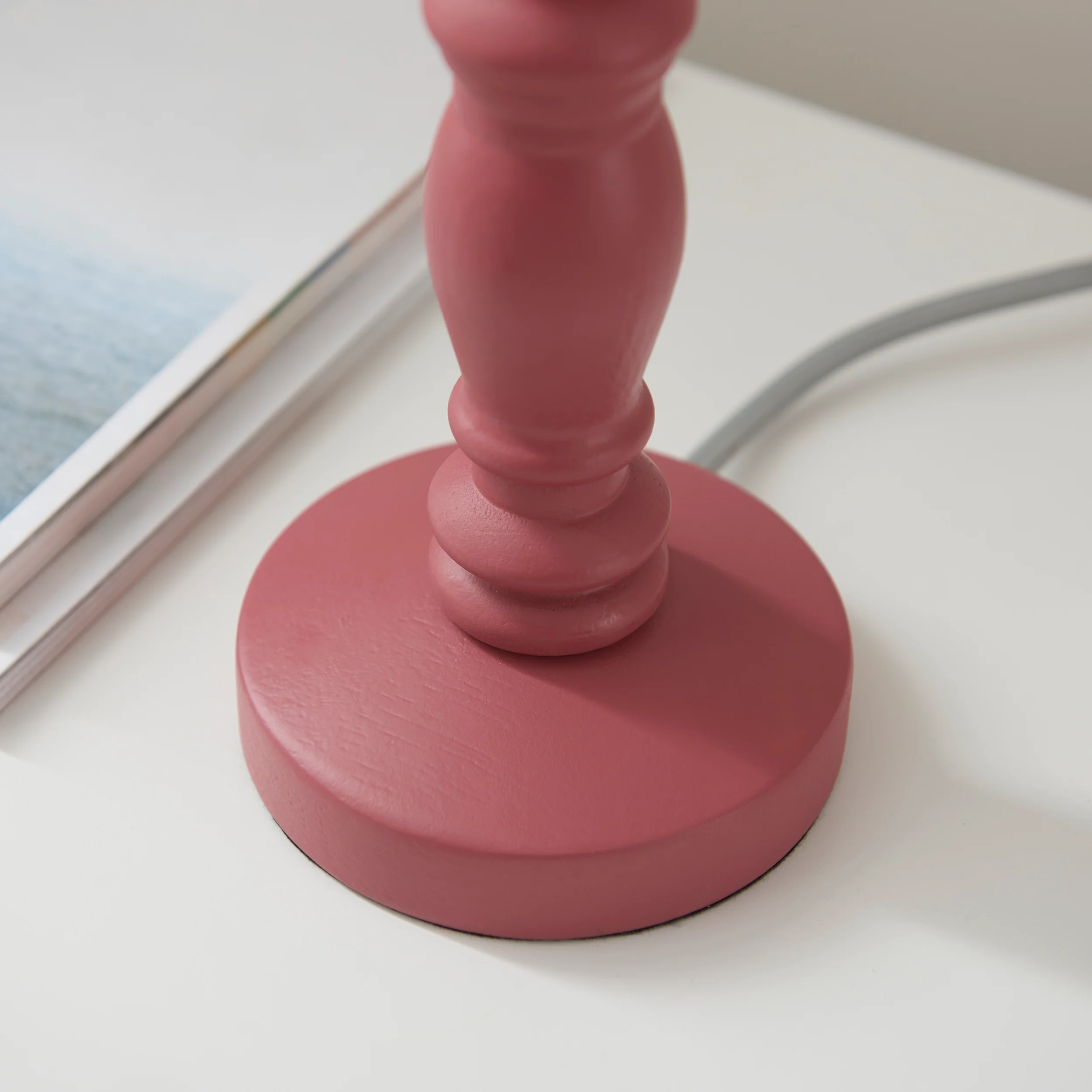 Ville Ikat Table Lamp - Image 3
