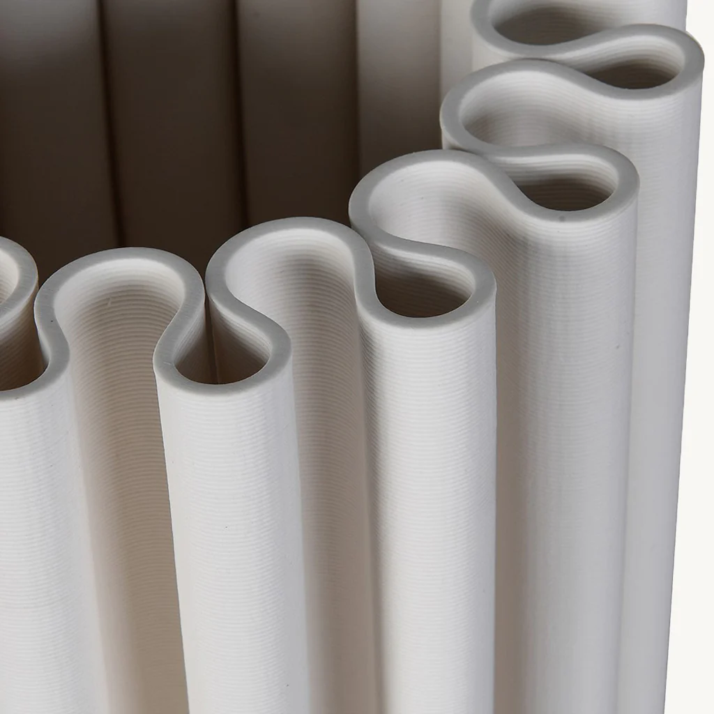 White 3D Effect Printed Vase - Image 2