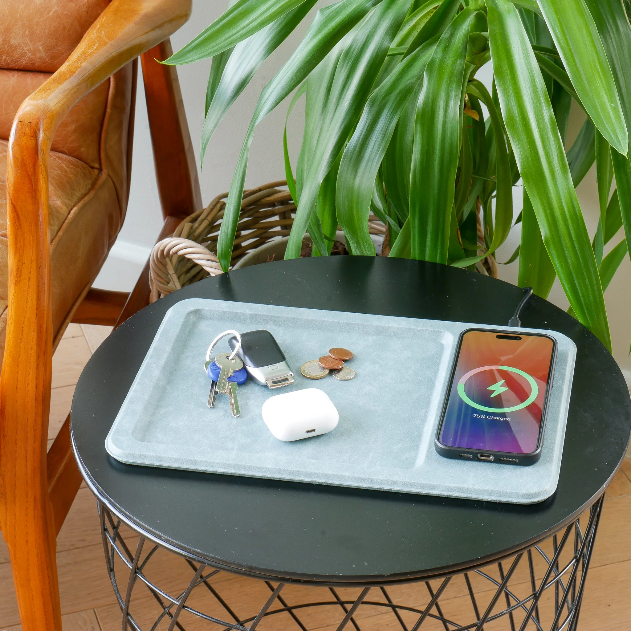 Wireless Charging Tray - Image 4
